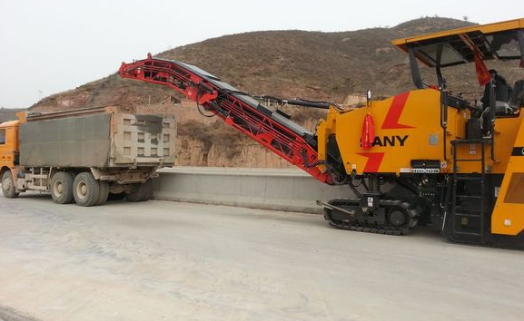 液體撒布車(chē)操作面板使用應(yīng)該注意什么？